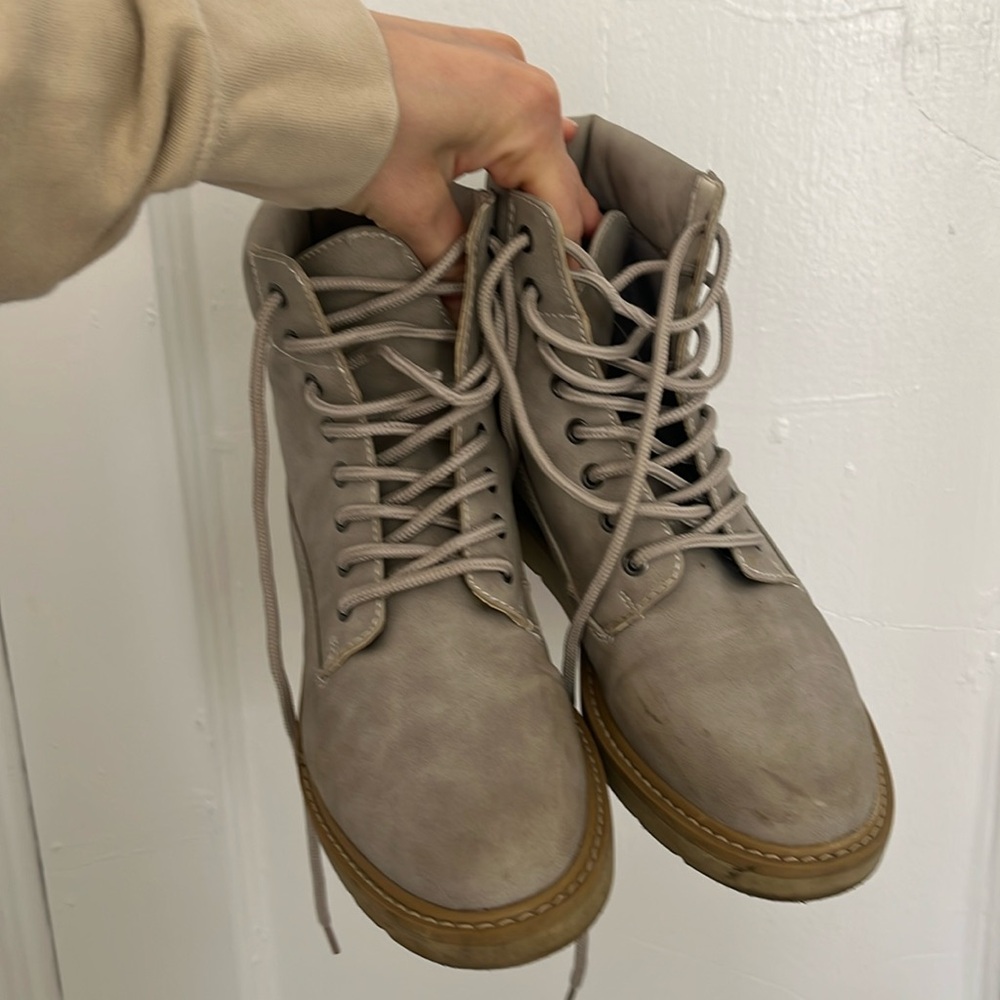 Cliffs Boots